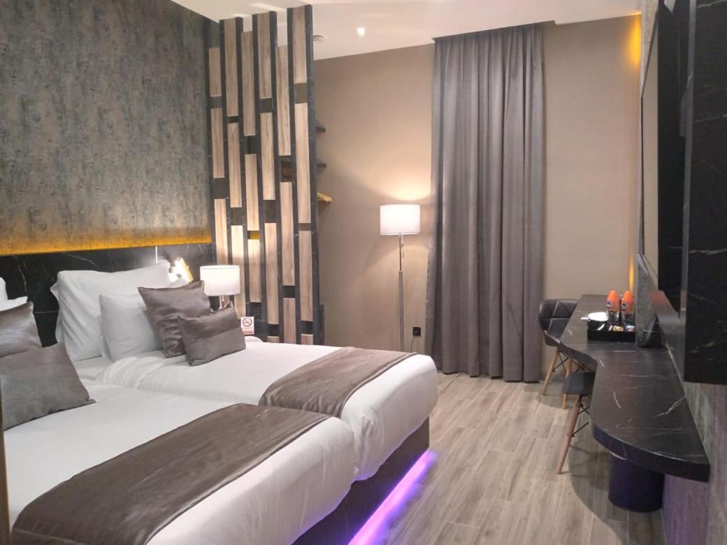De Paris Hotel Medan Ngoại thất bức ảnh